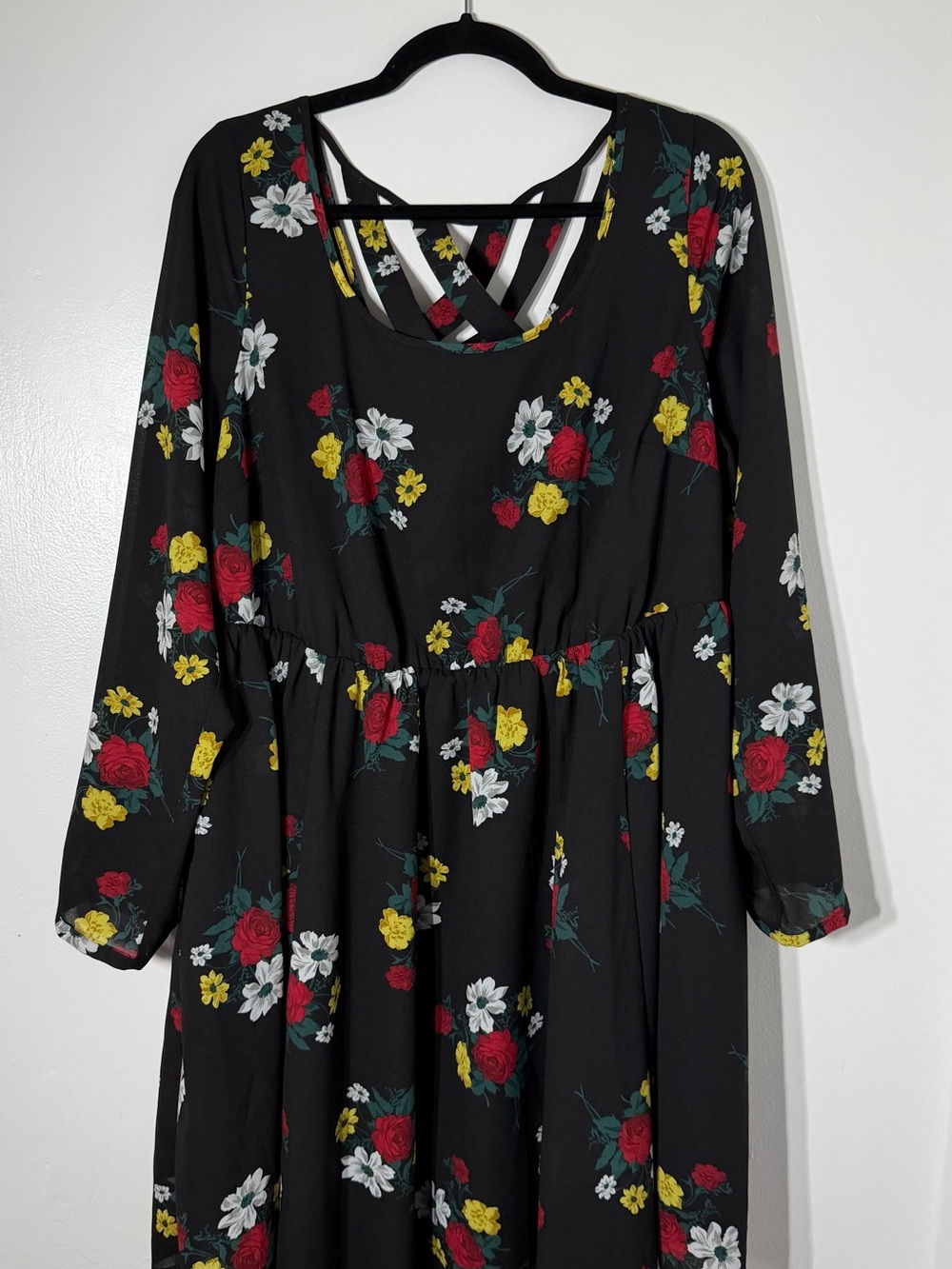 Torrid Size 2 Black Floral Criss Cross Back Long Sleeve Dress